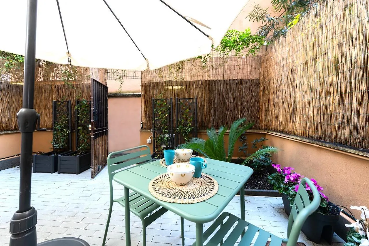 Casa Vegezio Near Vatican Museum And Metro Cipro Private Garden Check-In From 3 Pm To 10 Pm 0*, Roma Italia